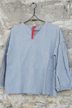 Ewa i Walla Bluse 44904 MOLLY in dove/hellblau - reine Knitterbaumwolle