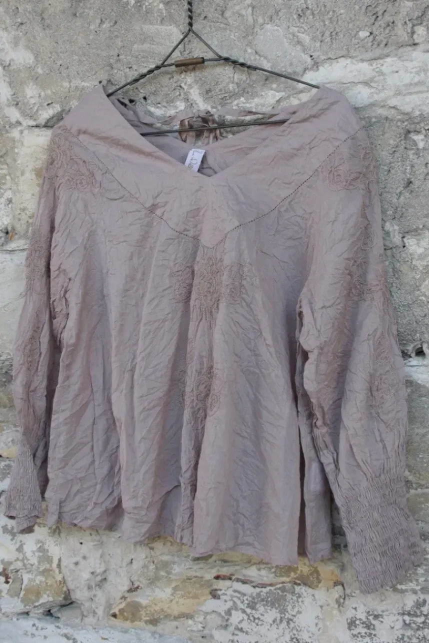 Ewa i Walla Bluse 44910 ROSMARI in taupe mit Stickereien - reiner, softer Organza