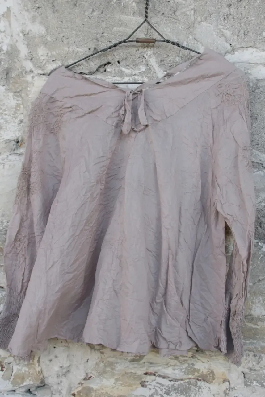 Ewa i Walla Bluse 44910 ROSMARI in taupe mit Stickereien - reiner, softer Organza