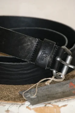 Ewa i Walla Gürtel 99163 (120cm x 4cm) in schwarz - robustes Leder