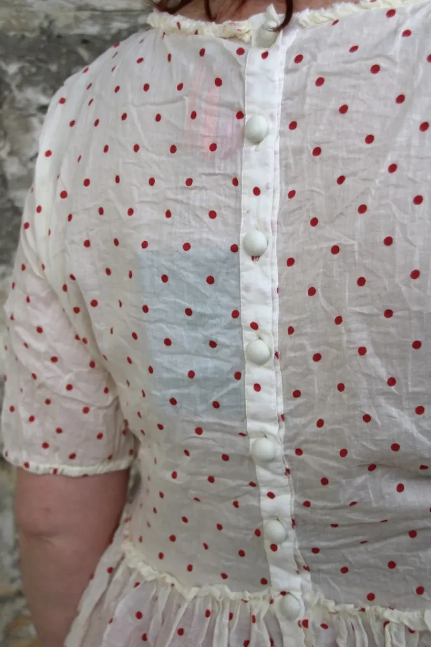 Ewa i Walla Kleid 55835 JENNIFER in creme mit rosenroten Dots (rose dot voile) - softer Voile