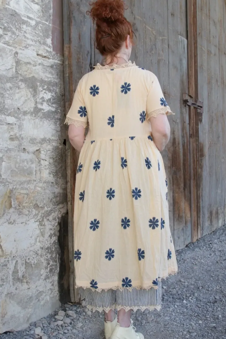 Ewa i Walla Kleid 55846 SOLBRITT in creme mit Flowerprint (blue flower) - Baumwolle aus groben Gewebe