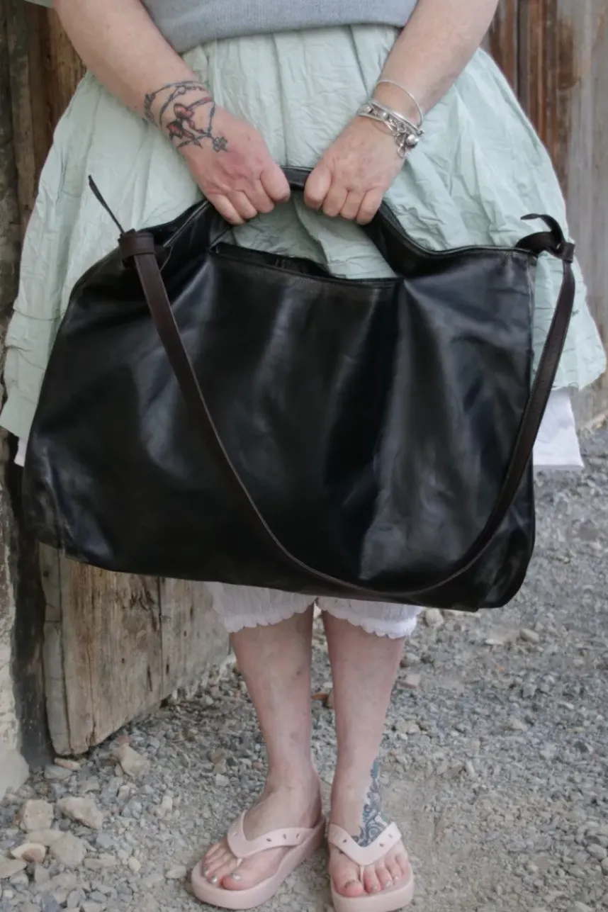 Fra.Sa Shopper SACK mit Schulterriemen in vintage black (charcoal) - supersoftes, recyceltes Leder