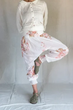 Les Ours Bloomer/Hose FANFAN im pastelligen rose - zarter Voile aus reiner Baumwolle