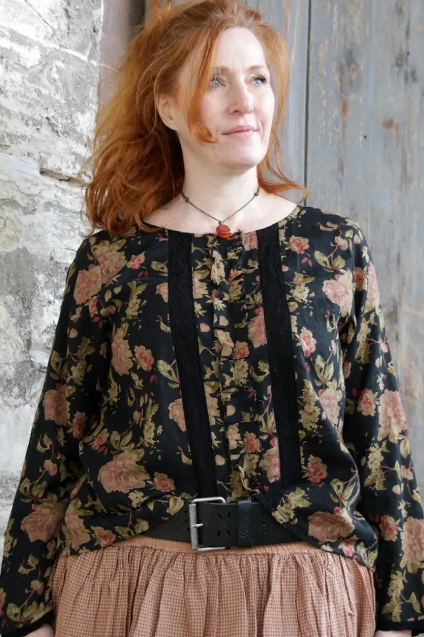 Les Ours Bluse ANETH in vintage schwarz mit Flowerprint - wollige Baumwolle