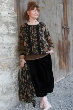 Les Ours Bluse ANETH in vintage schwarz mit Flowerprint - wollige Baumwolle