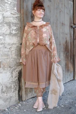 Les Ours Bluse OEILLET in nougat mit Flowerprint - softer Voile aus reiner Baumwolle