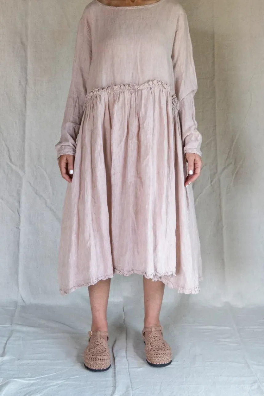 Les Ours Kleid LISE im zart gestreiften Pastellrosa - reine, softe Baumwolle