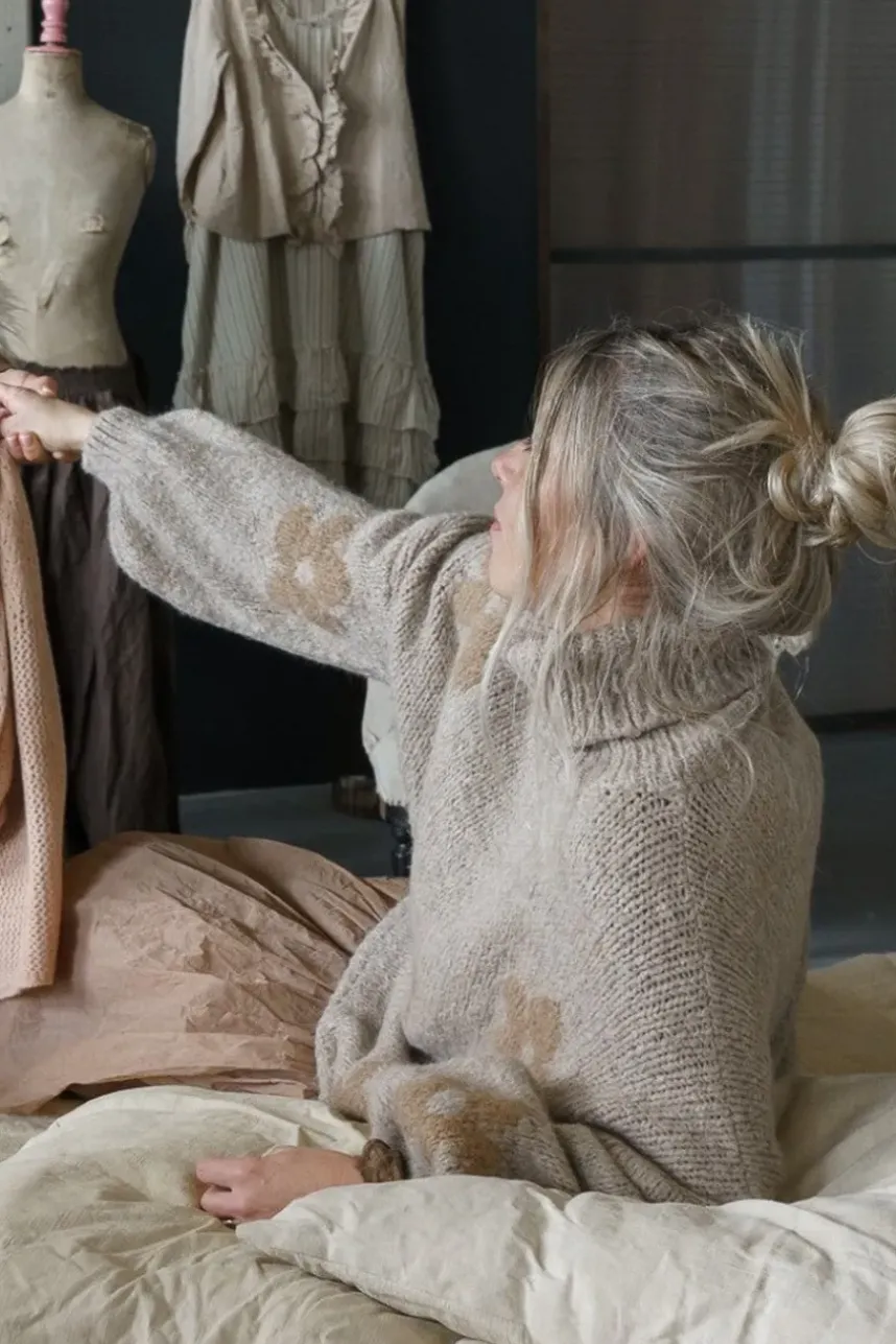Les Ours Pullover PULL im zarten altrose mit Blumenmuster - supersofte Mischwolle