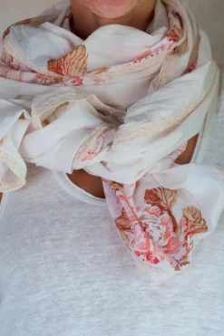 Les Ours Schal PAULINE in weiss mit Flowerprint - softe Baumwolle